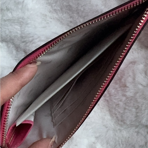 Kate Spade Wristlet - Picture 3 of 4